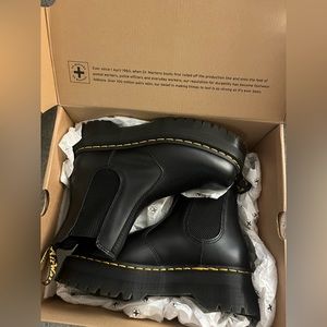 Platform Dr Martens Size 8 - NEW IN BOX